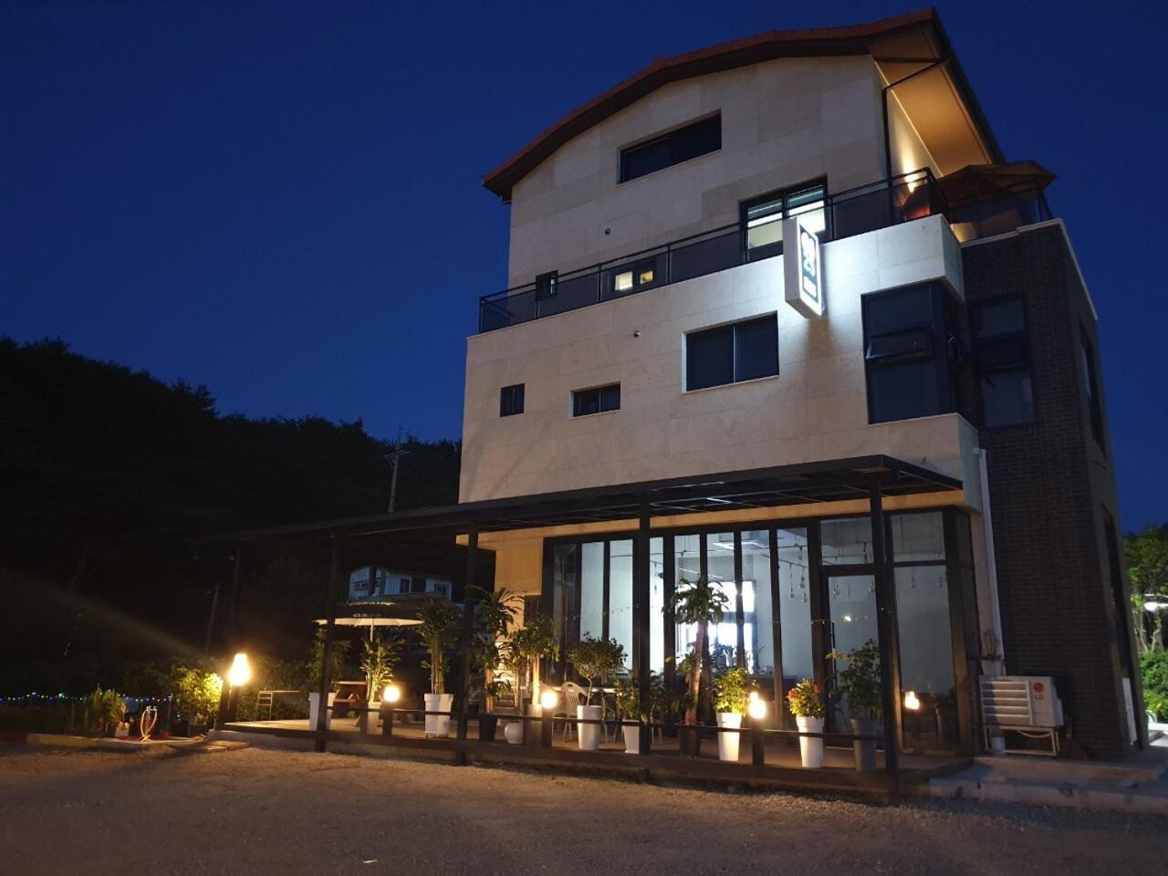 Gosung Shine House Hotel Goseong  Exterior photo